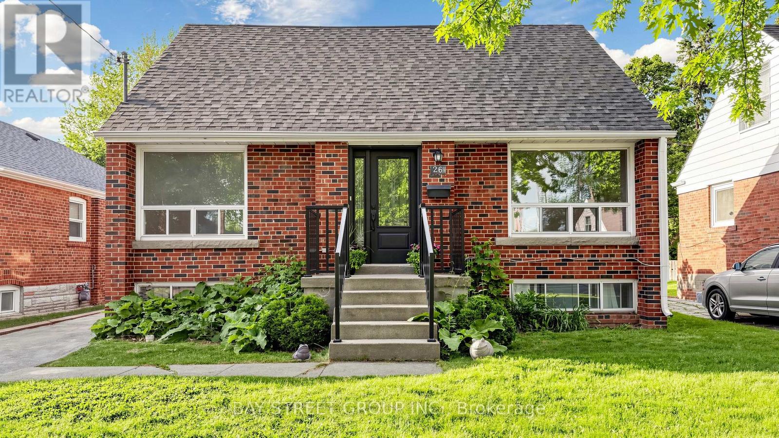 MLS® listing #29867159 for sale located at 26 INNISMORE CRESCENT E