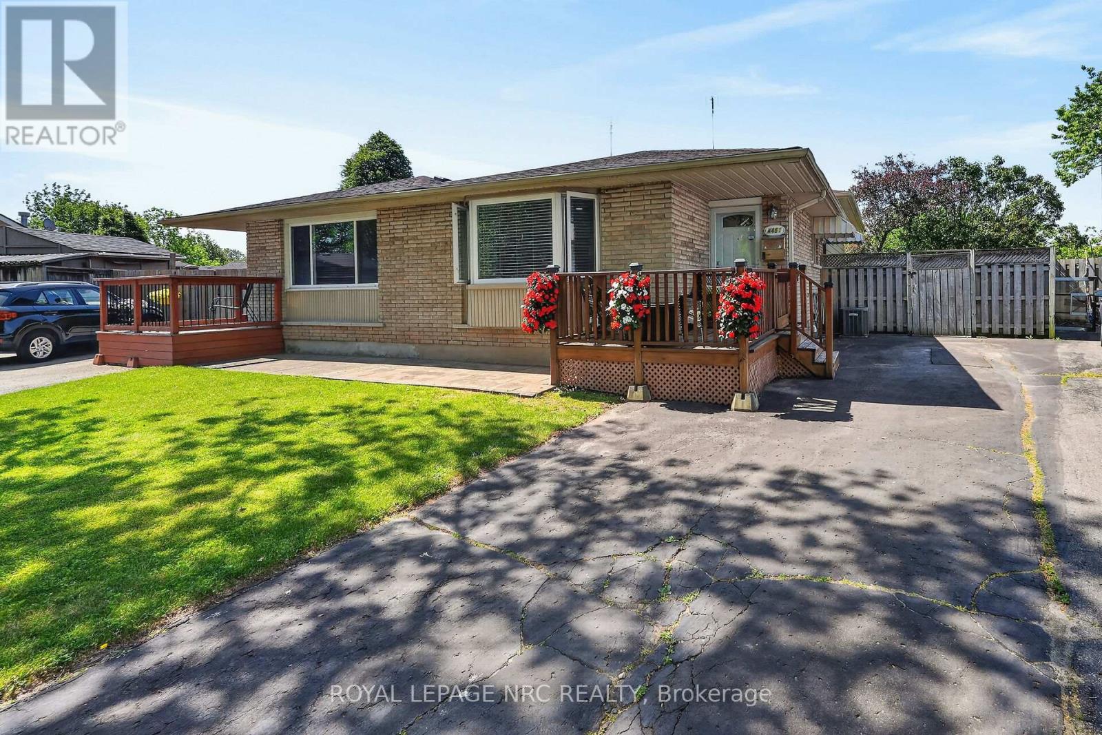 MLS® listing #29867211 for sale located at 4451 MEADOWVALE DRIVE