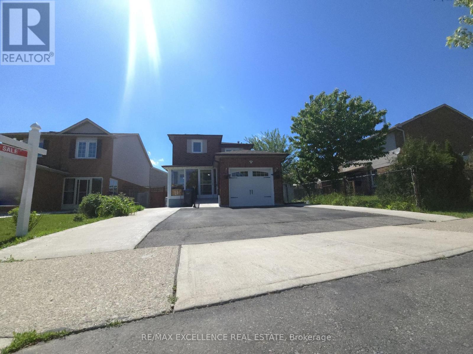 MLS® listing #29867220 for sale located at 6 STALBRIDGE AVENUE