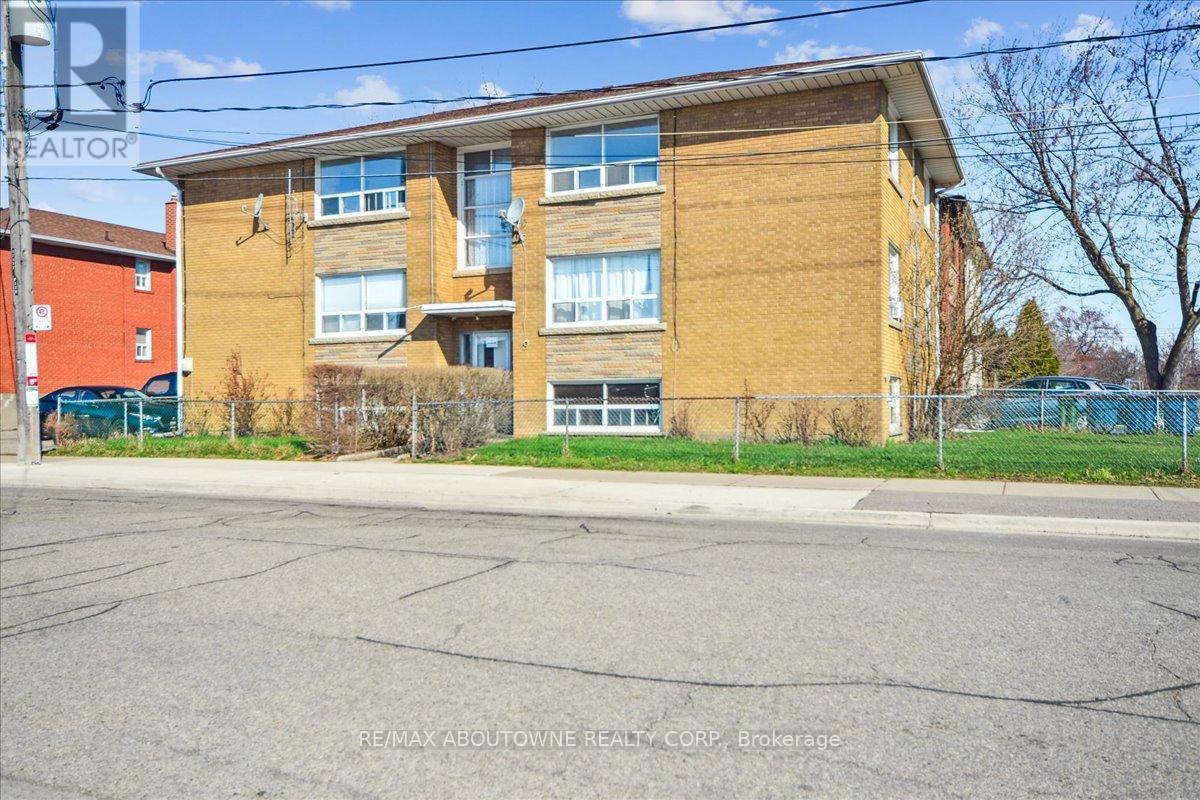 MLS® listing #29867390 for sale located at 5 - 2 WESLEY STREET