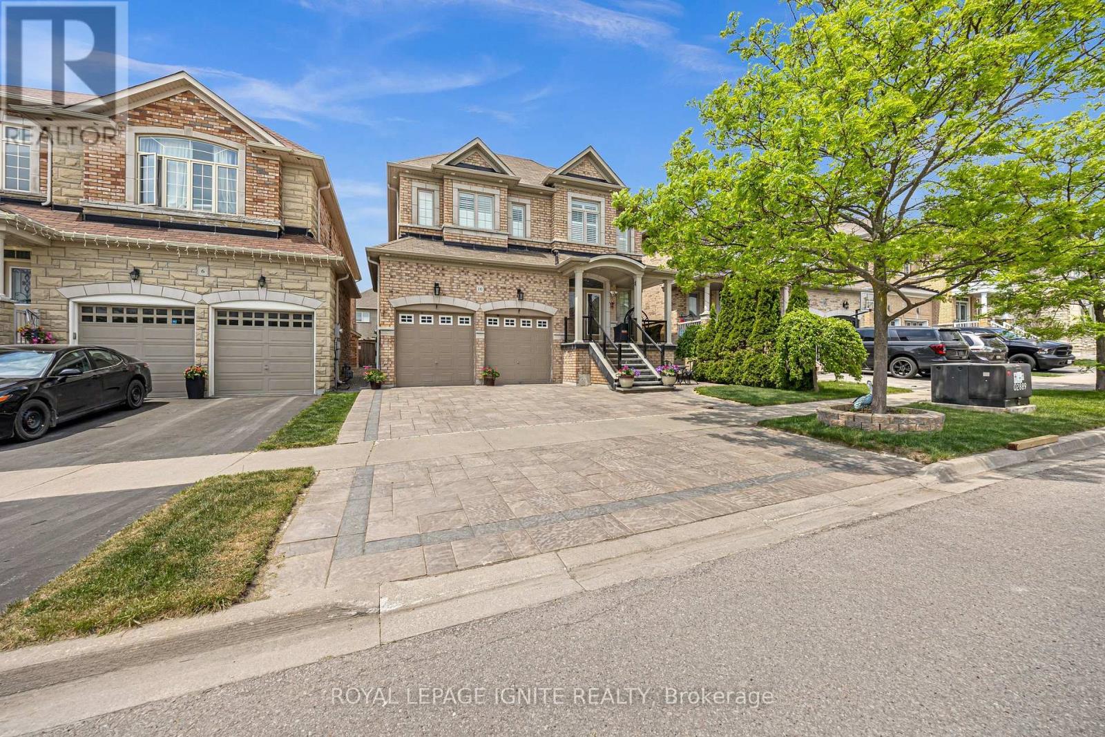 MLS® listing #29867415 for sale located at 10 GREENFOREST GROVE