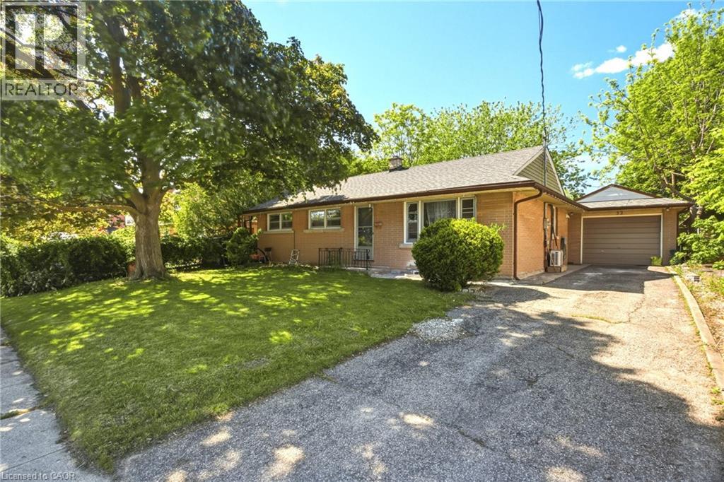 MLS® listing #29867453 for sale located at 32 CLOSE Avenue