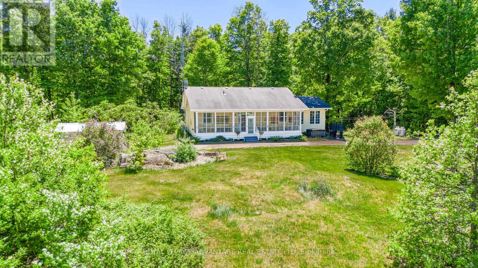 MLS® listing #29867737 for sale located at 962 BATHURST 6TH CONCESSION