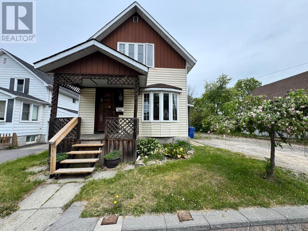 MLS® listing #29868920 for sale located at 1528 CASSELLS STREET