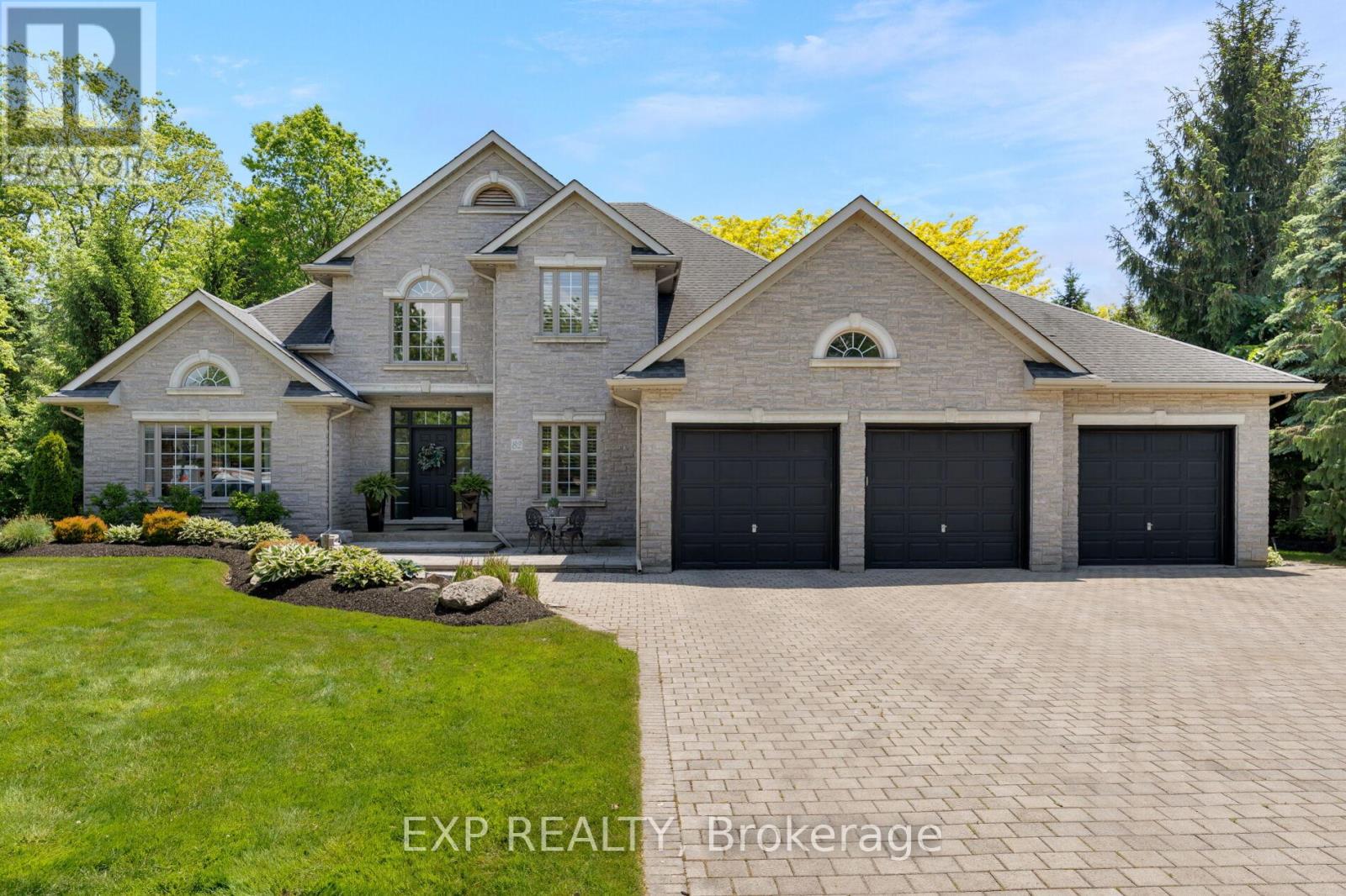 MLS® listing #29868994 for sale located at 82 KUNDA PARK BOULEVARD