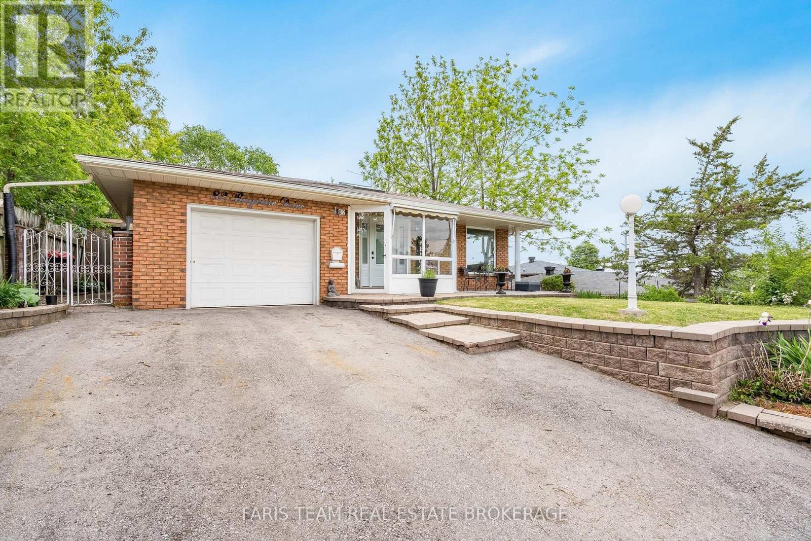 MLS® listing #29869649 for sale located at 82 BAYVIEW DRIVE
