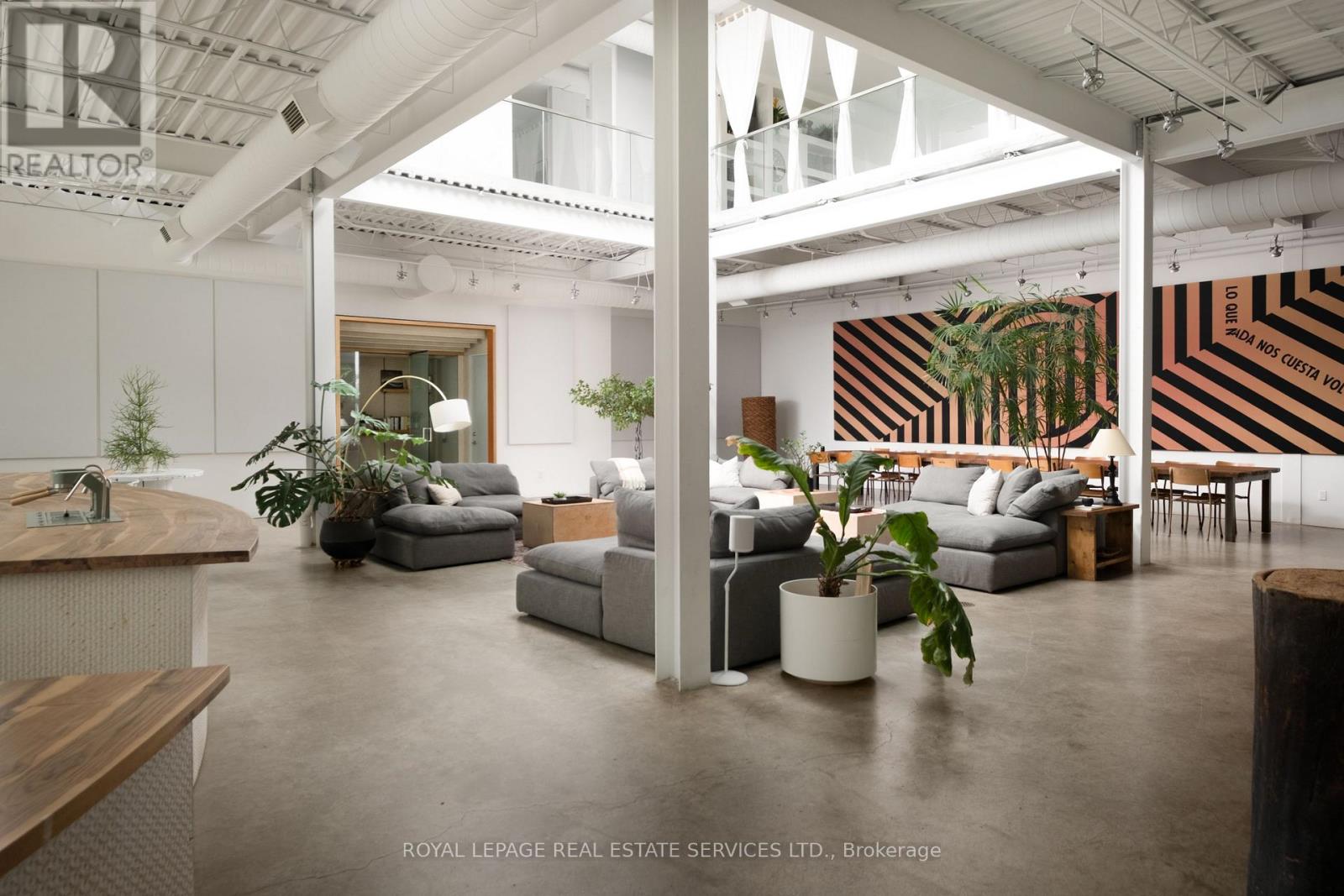 MLS® listing #29869705 for sale located at 1 ROOF GARDEN LANE