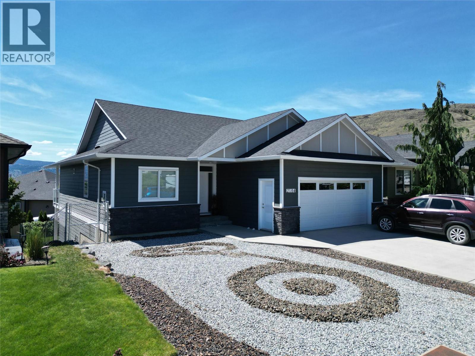 MLS® listing #29871548 for sale located at 2104 Doubletree Crescent