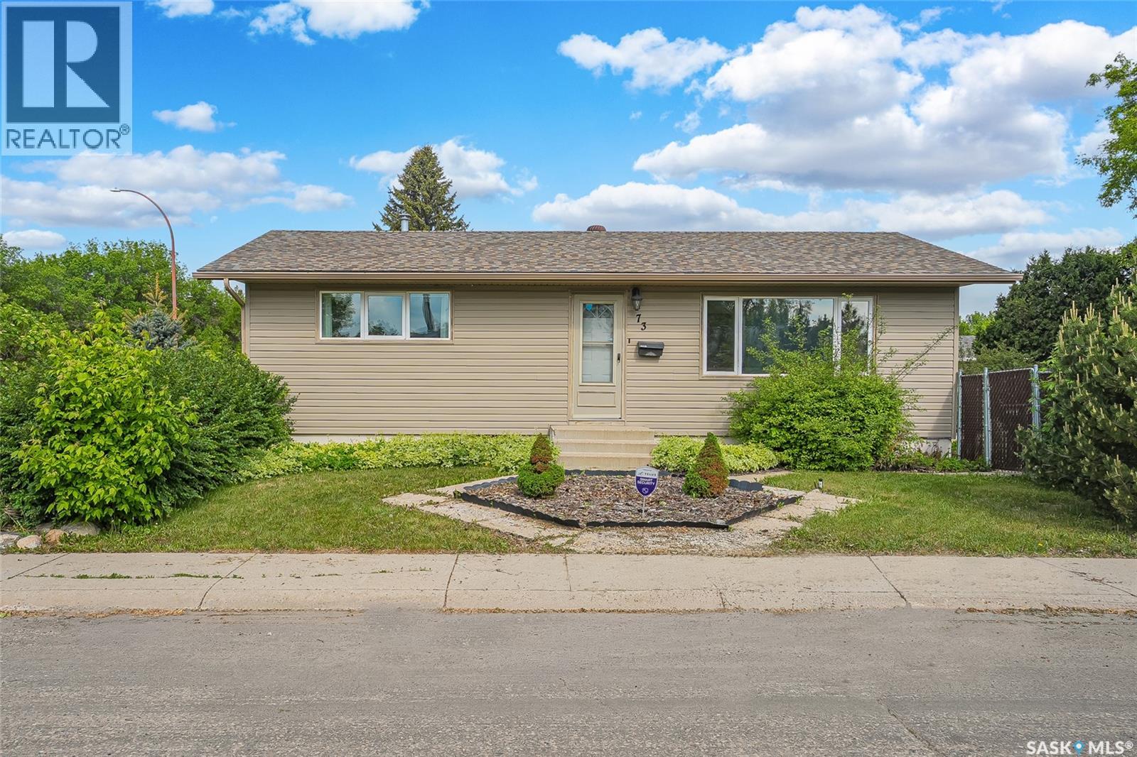 MLS® listing #29871601 for sale located at 73 Laurentian DRIVE