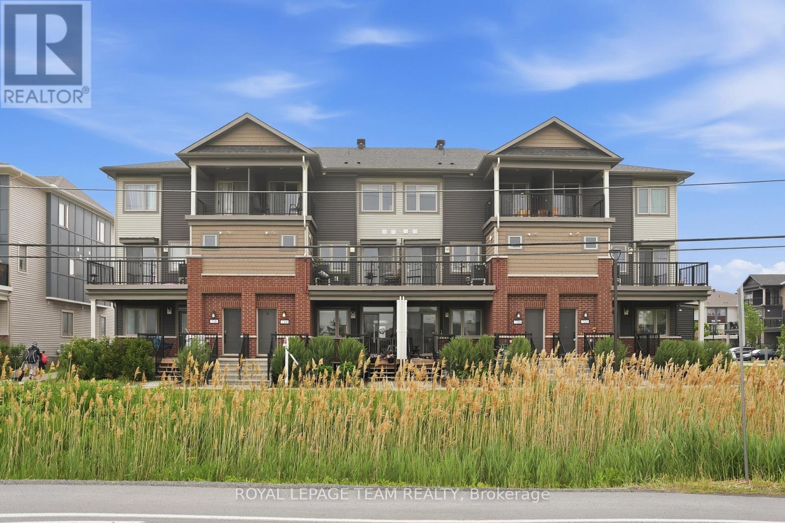 MLS® listing #29871872 for sale located at 718 LAPLAND PRIVATE