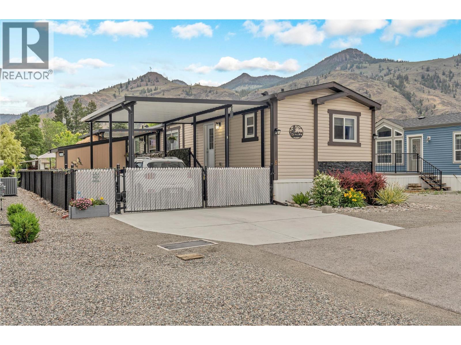 MLS® listing #29871896 for sale located at 1118 Middle Bench Road Unit# 5