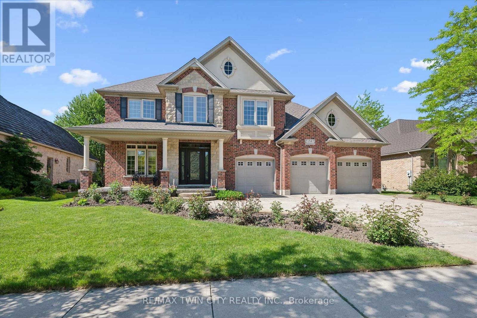 MLS® listing #29874071 for sale located at 74 PENNSYLVANIA CRESCENT