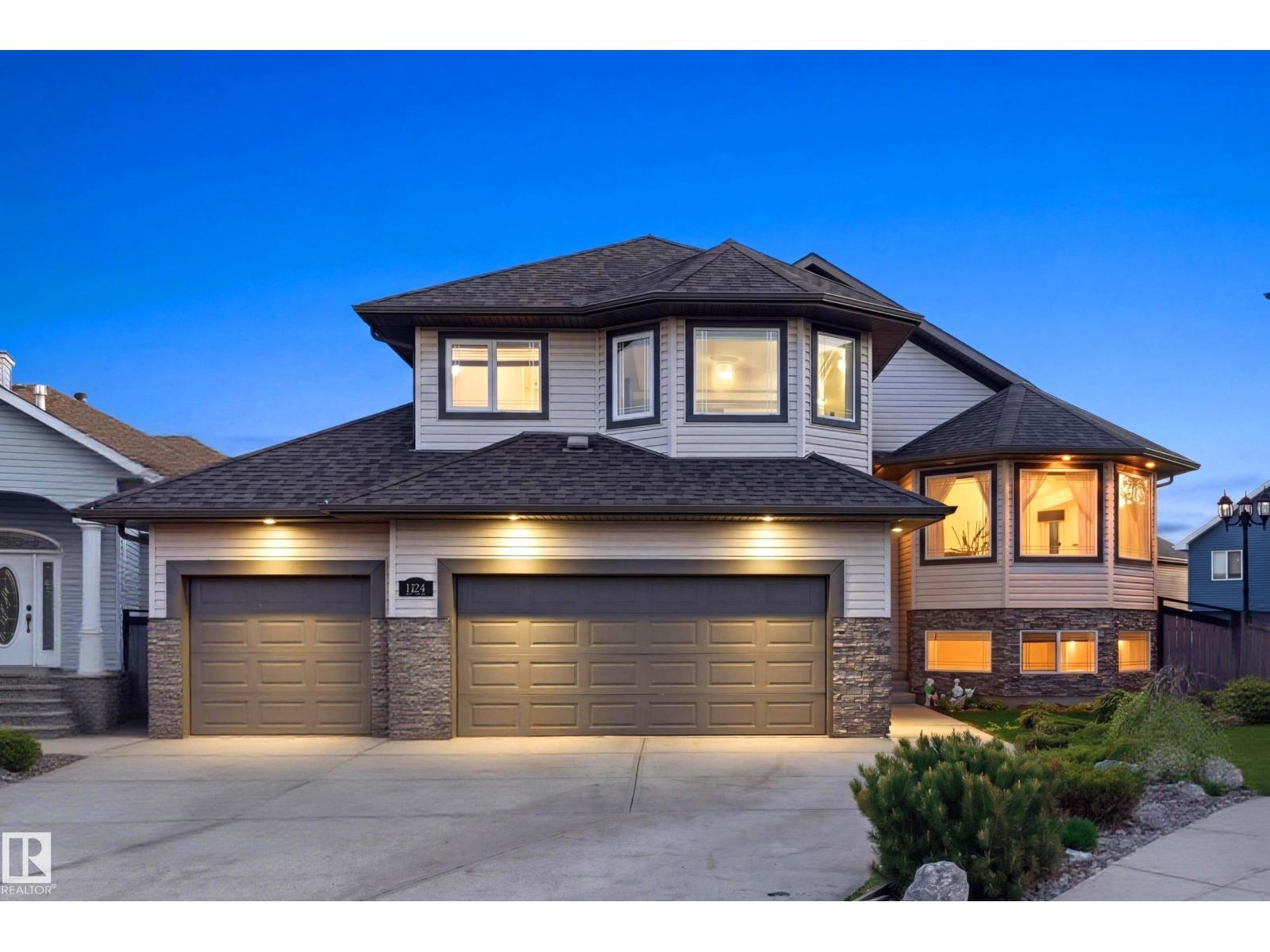 MLS® listing #29874496 for sale located at 1324 70 ST SW