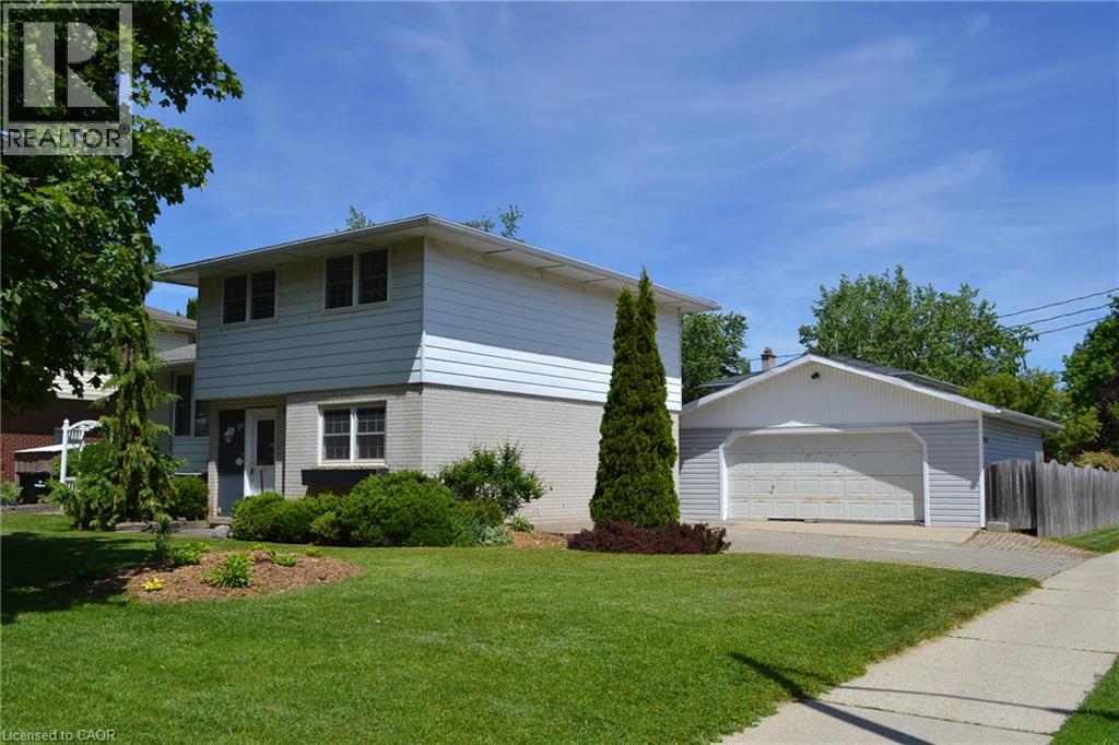 MLS® listing #29874520 for sale located at 94 FIRST STREET WEST Street W