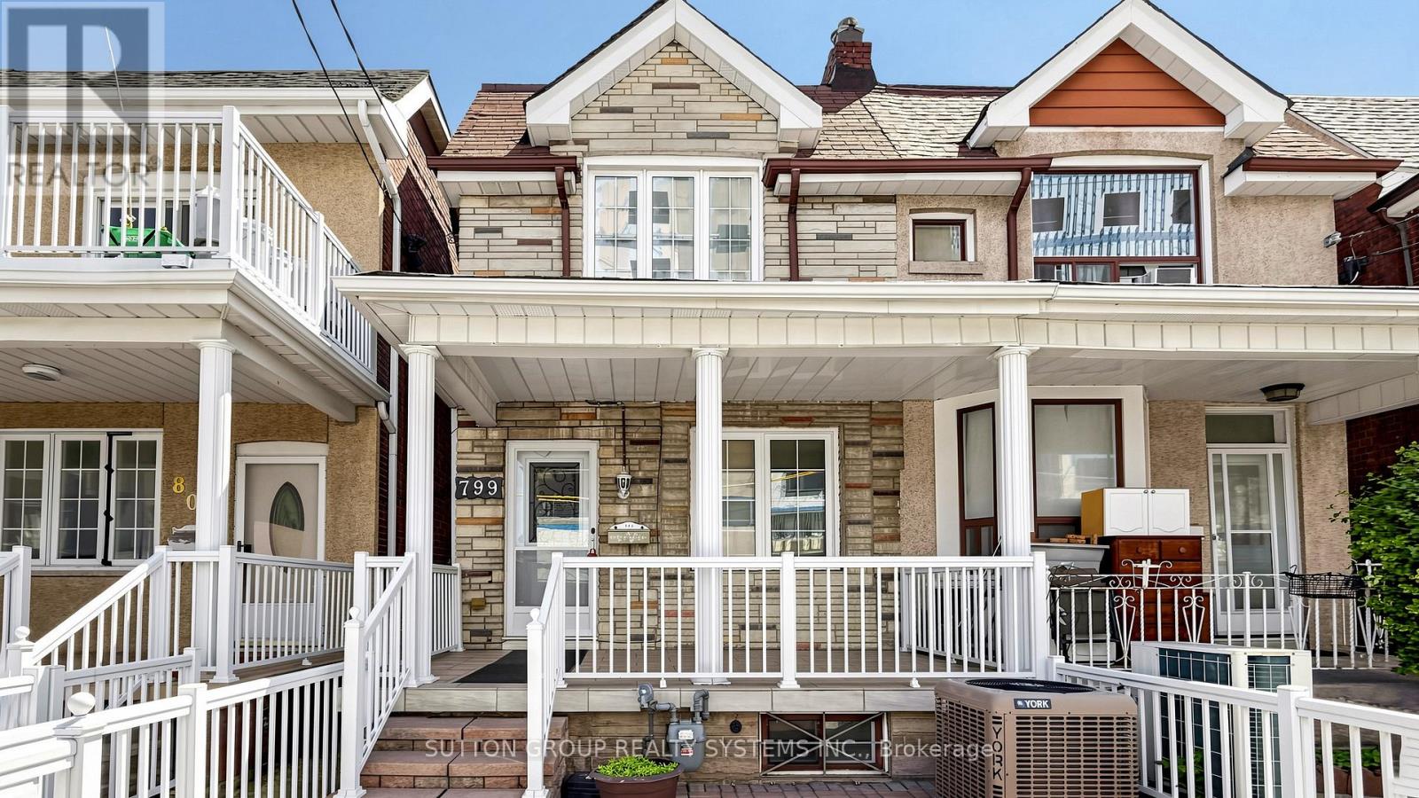 MLS® listing #29874609 for sale located at 799 LANSDOWNE AVENUE