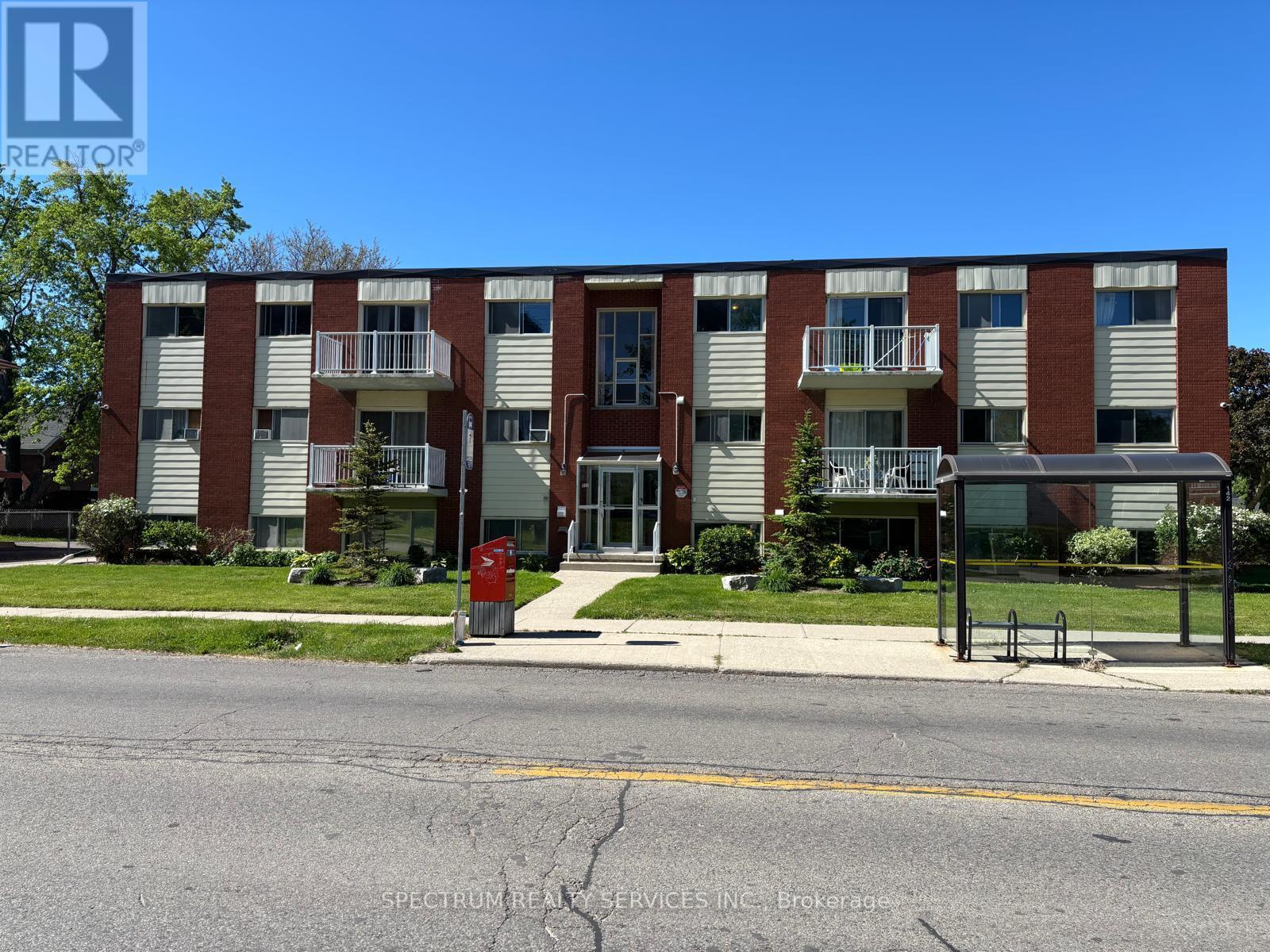 MLS® listing #29874838 for sale located at 5 - 357 CONNAUGHT STREET