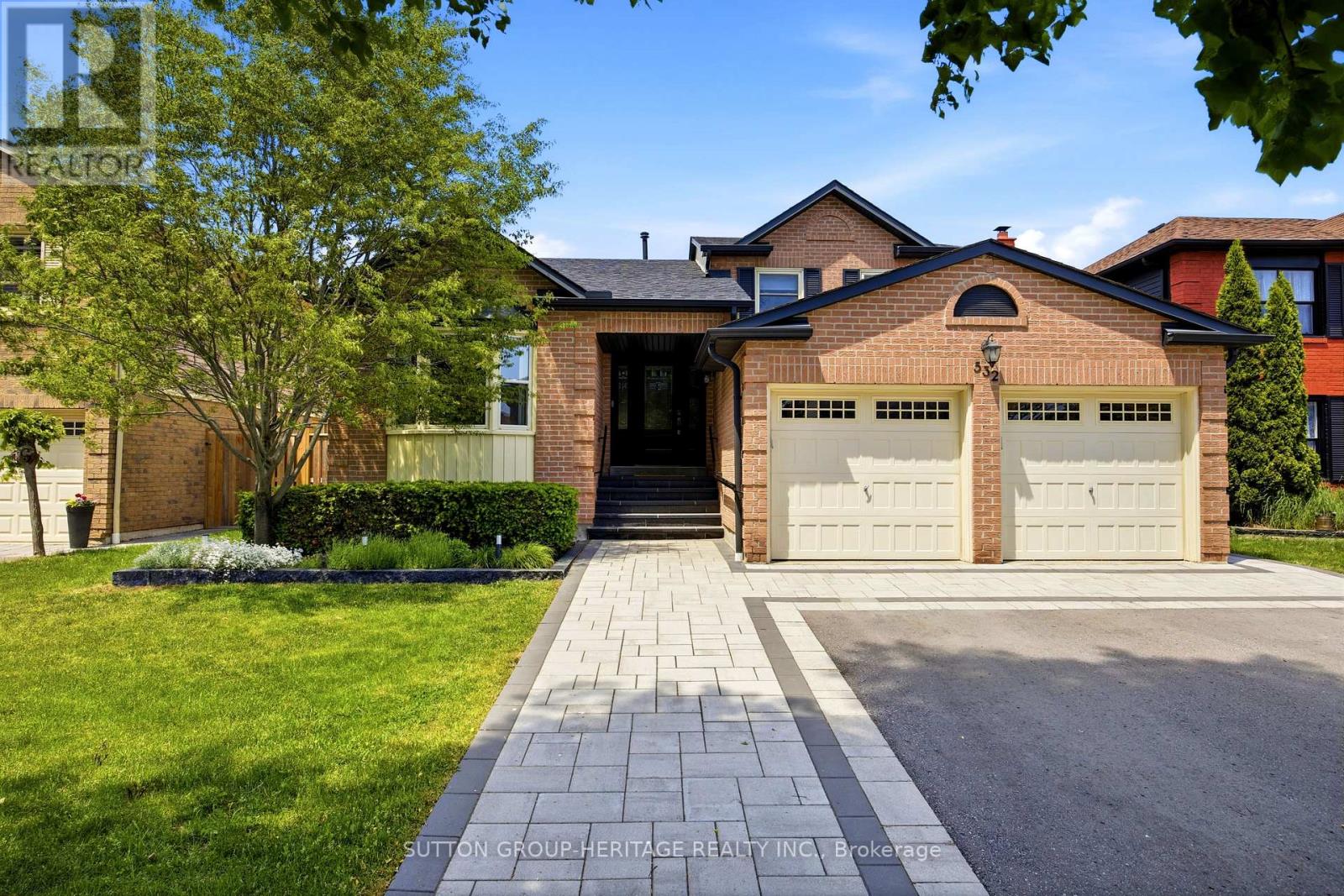 MLS® listing #29874946 for sale located at 532 BEECH STREET E