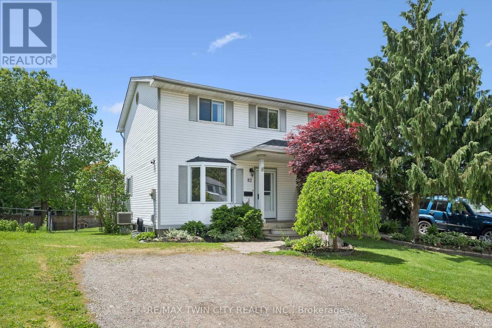 MLS® listing #29875019 for sale located at 82 CATHERINE STREET