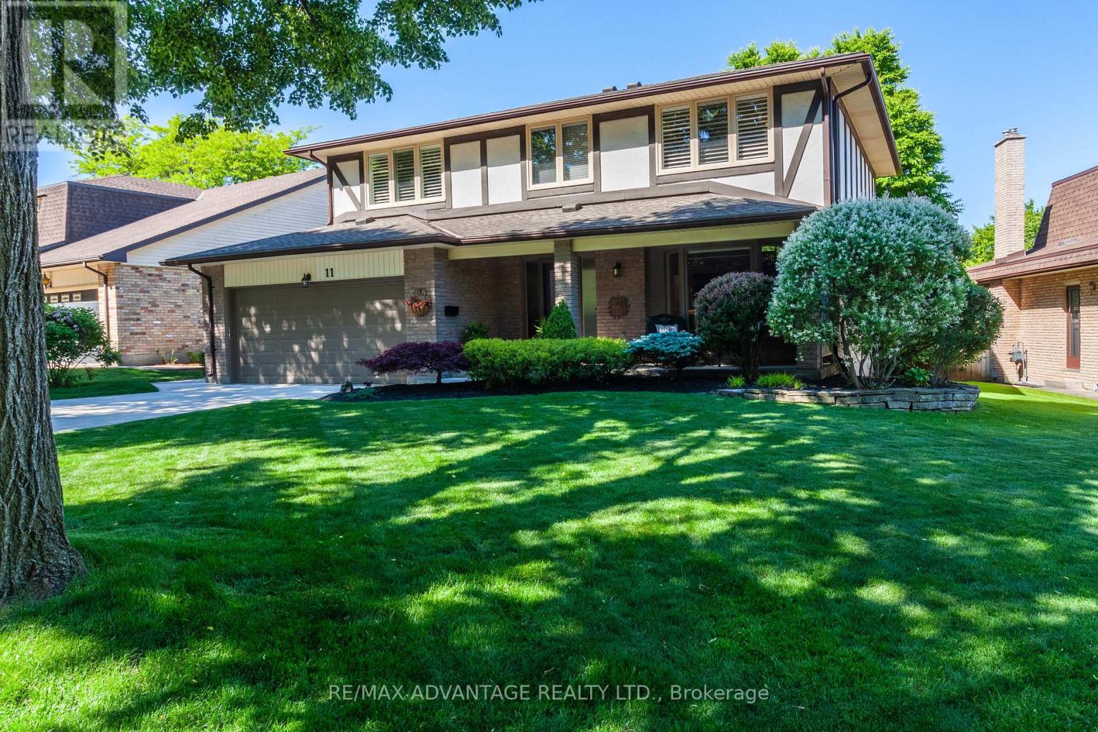 MLS® listing #29875045 for sale located at 11 FARMINGTON CRESCENT