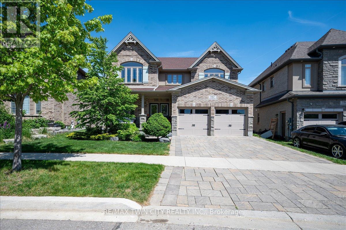 MLS® listing #29875583 for sale located at 787 SNOWBERRY COURT