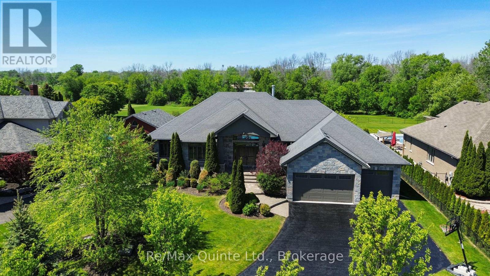 MLS® listing #29875615 for sale located at 54 SETTLERS LANDING DRIVE
