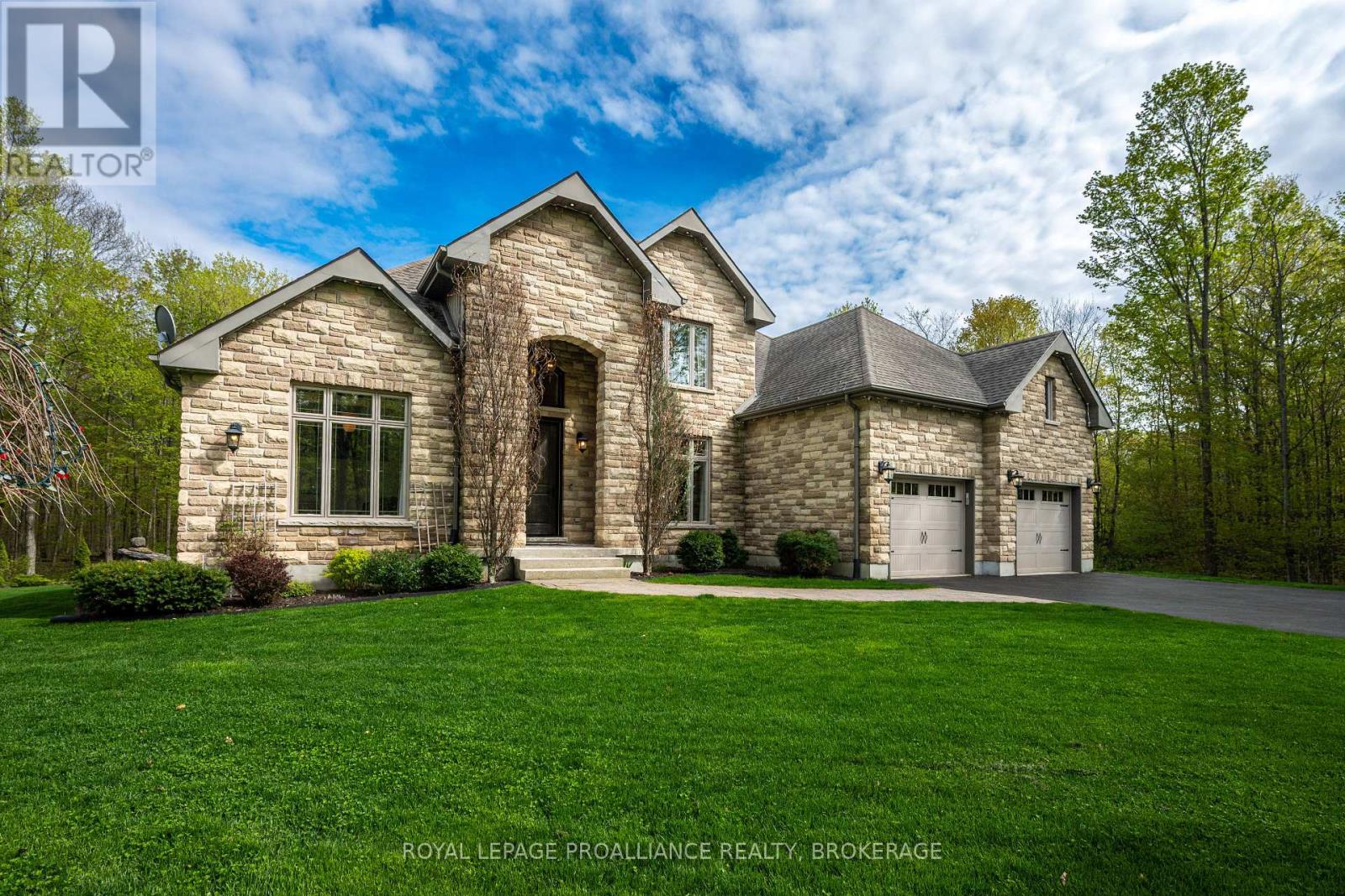 MLS® listing #29875716 for sale located at 2918 LEEMAN ROAD