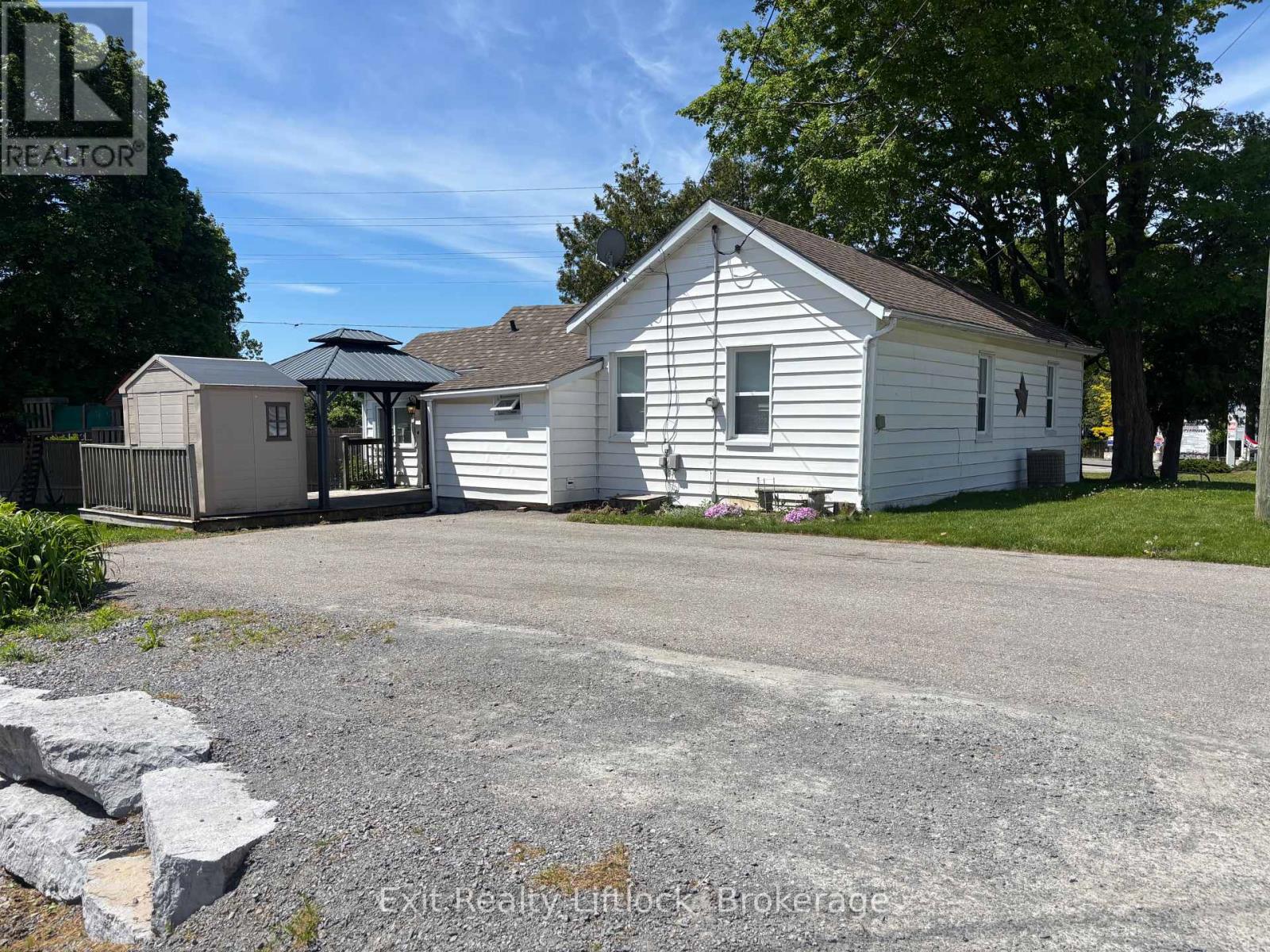 MLS® listing #29875728 for sale located at 43 TORONTO ROAD