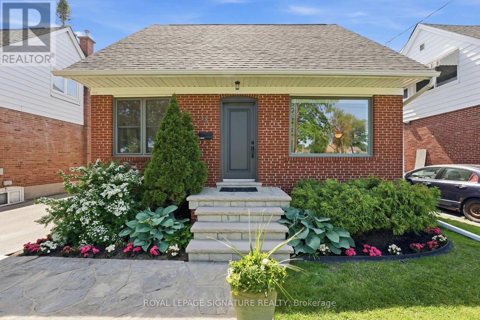 MLS® listing #29876151 for sale located at 48 TOWER DRIVE