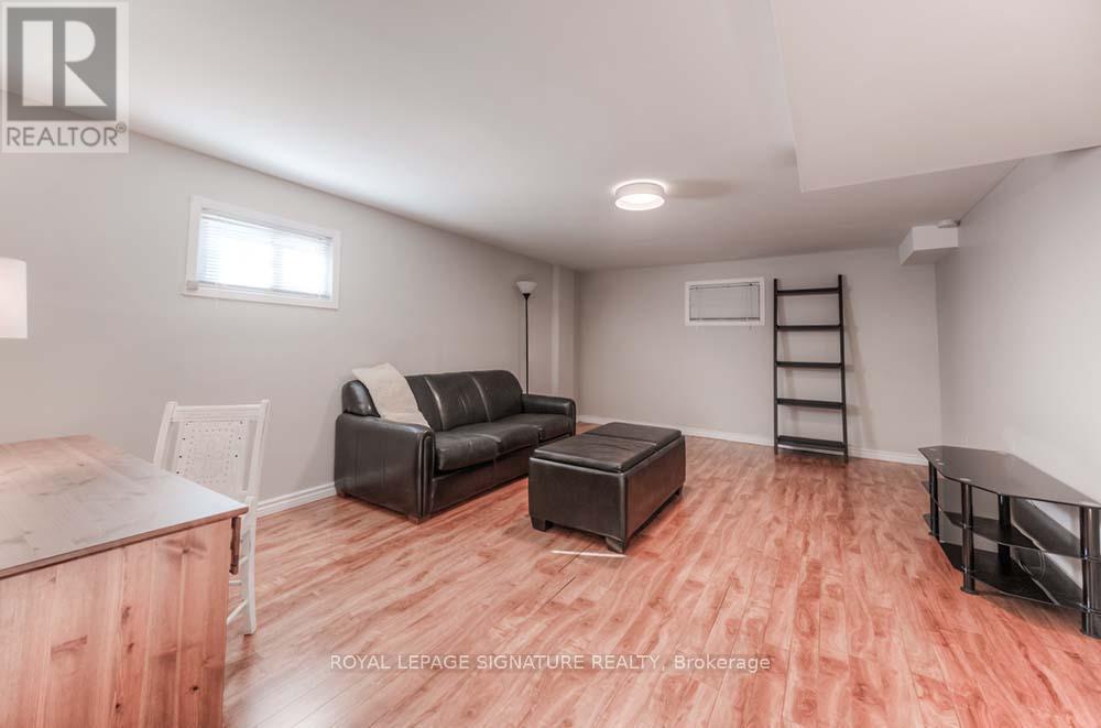 MLS® listing #29876675 for sale located at 28 COACH HILL DRIVE