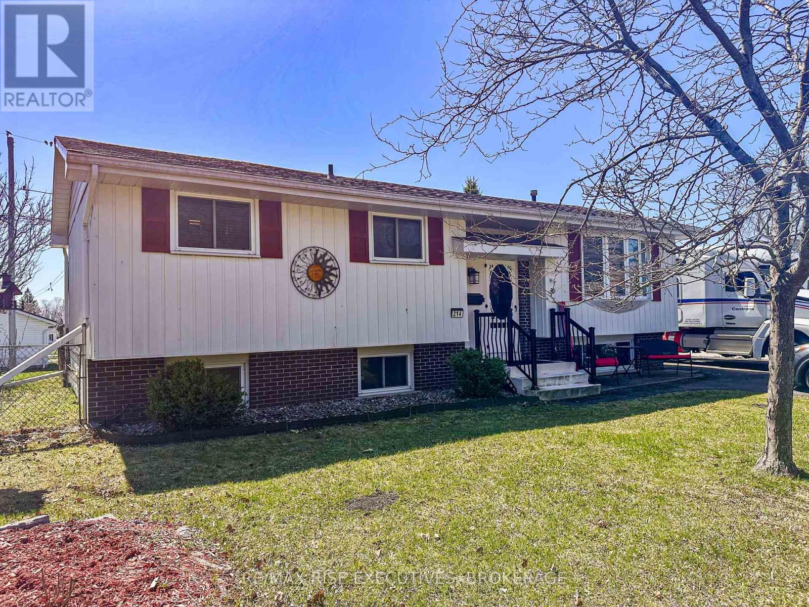 MLS® listing #29876877 for sale located at 214 AMHERST DRIVE