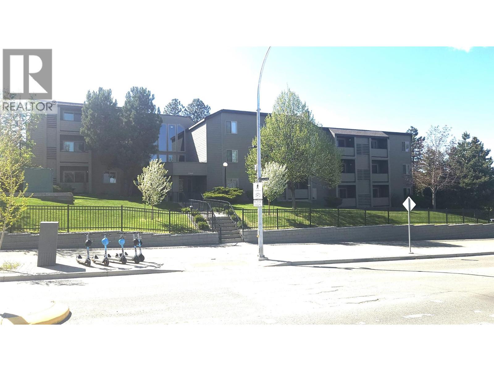MLS® listing #29877801 for sale located at 1560 Summit Drive Unit# 335