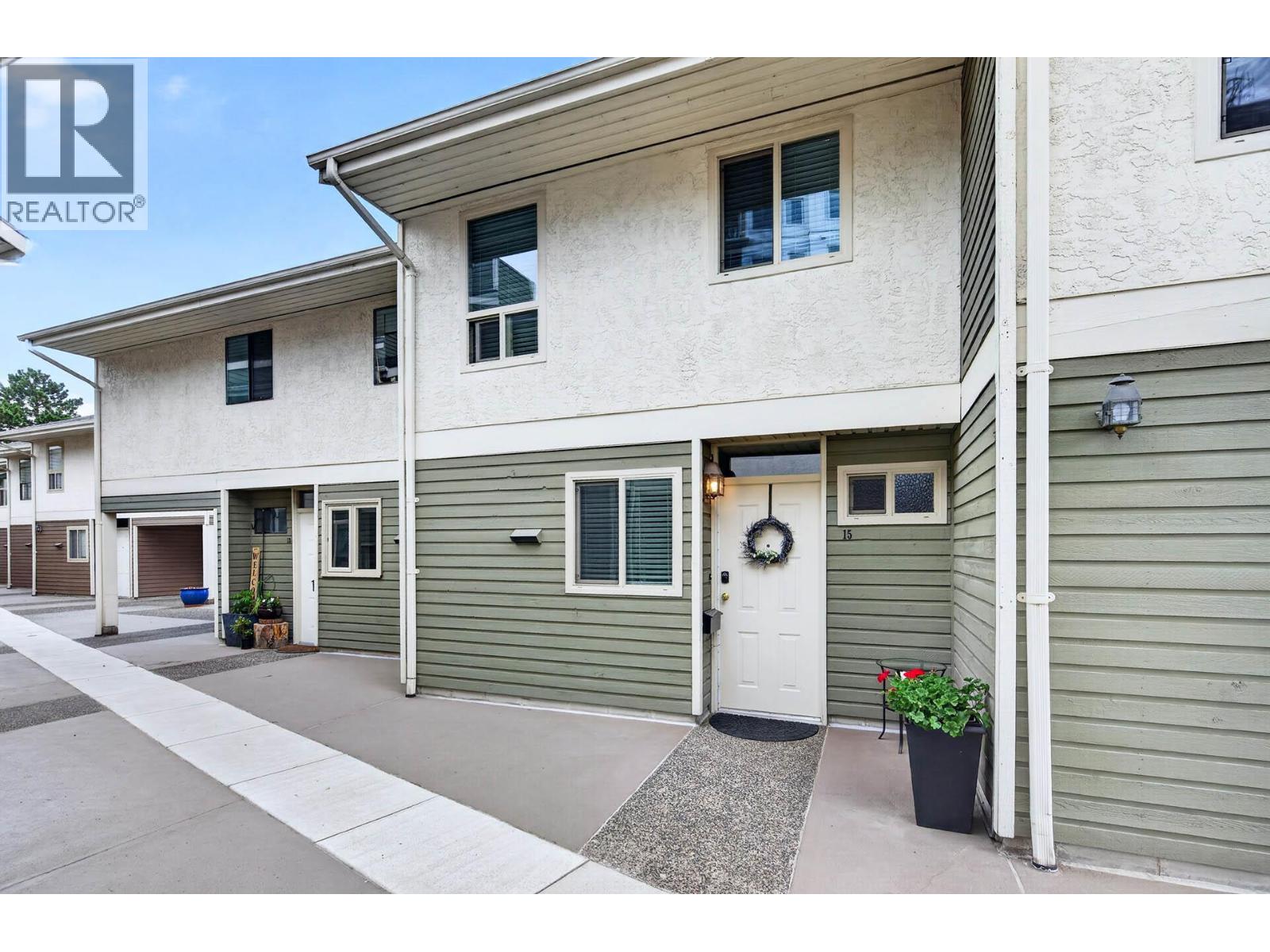 MLS® listing #29878481 for sale located at 145 NICOLA Street Unit# 15