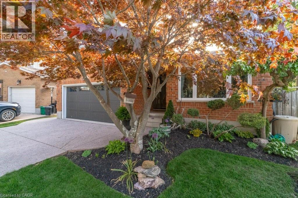 MLS® listing #29878701 for sale located at 44 WINDERMERE Court