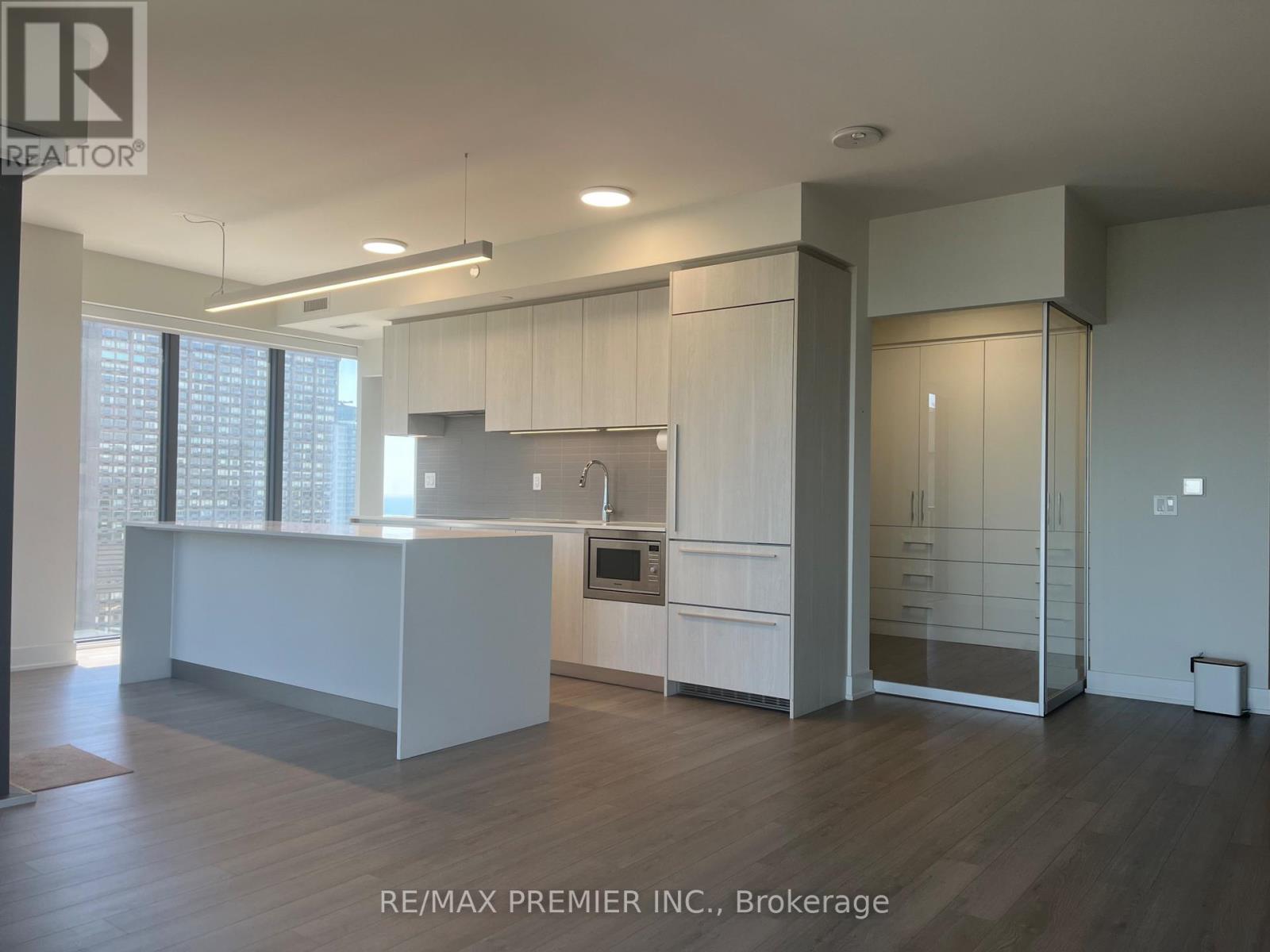 MLS® listing #29879754 for sale located at 3506 - 8 CUMBERLAND STREET