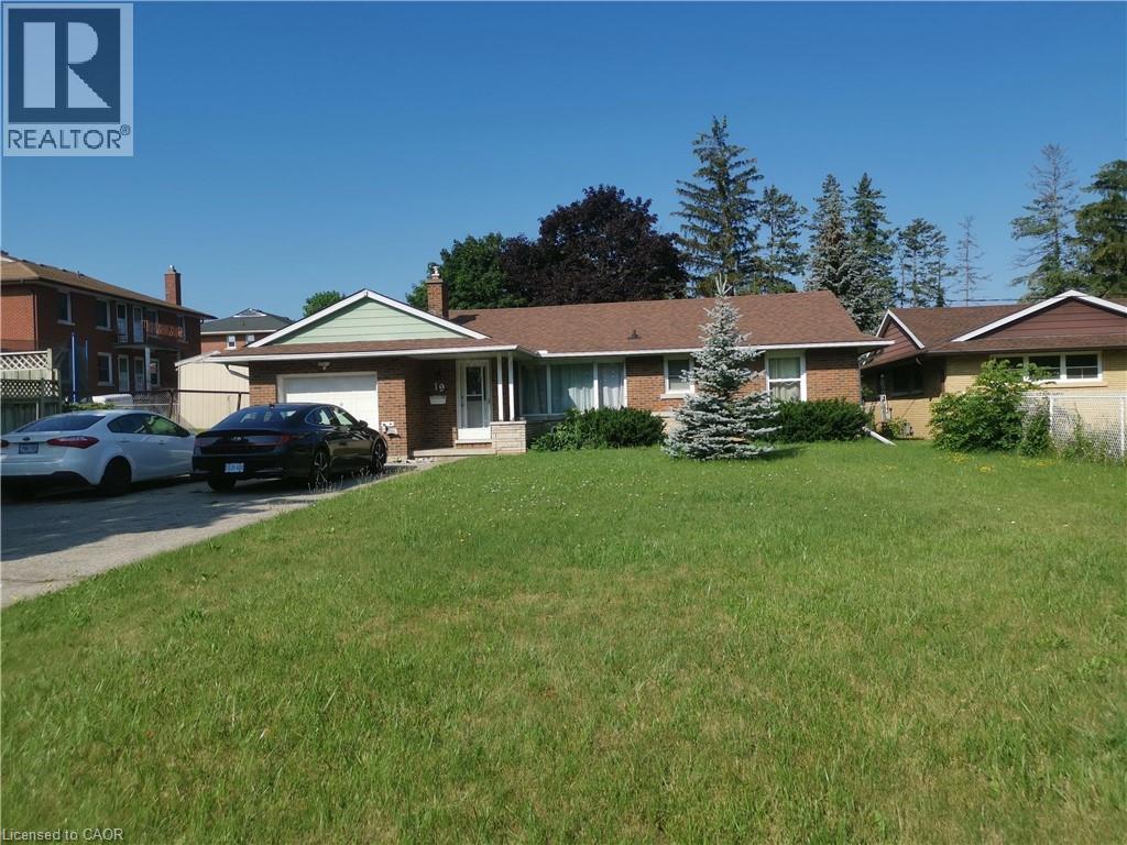 MLS® listing #29880130 for sale located at 19 HAHN Place Unit# Upper