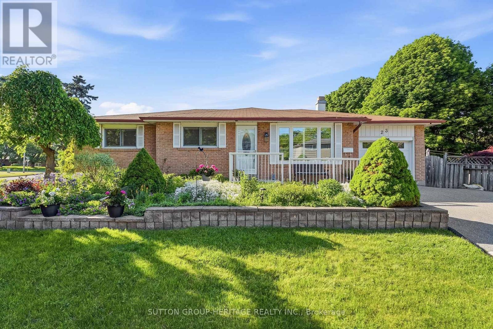 MLS® listing #29880734 for sale located at 23 JACWIN DRIVE