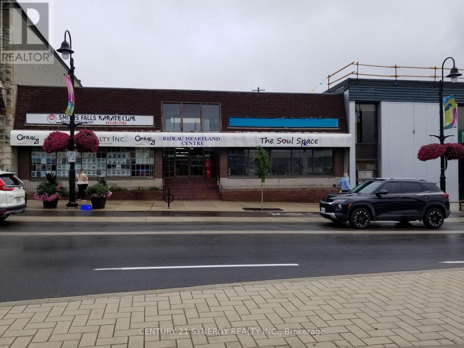 MLS® listing #29881047 for sale located at 203 - 23 BECKWITH STREET N