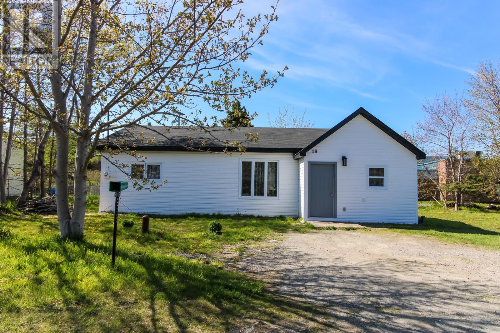 MLS® listing #29881181 for sale located at 19 Hiscocks Lane