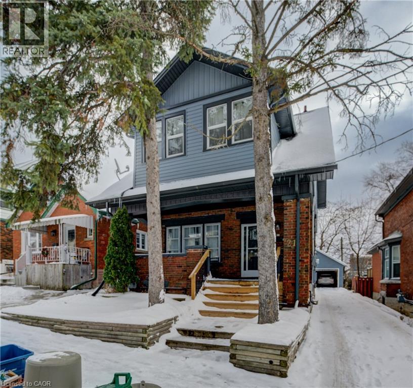 MLS® listing #29881365 for sale located at 21 FAIRVIEW Avenue Unit# Basement