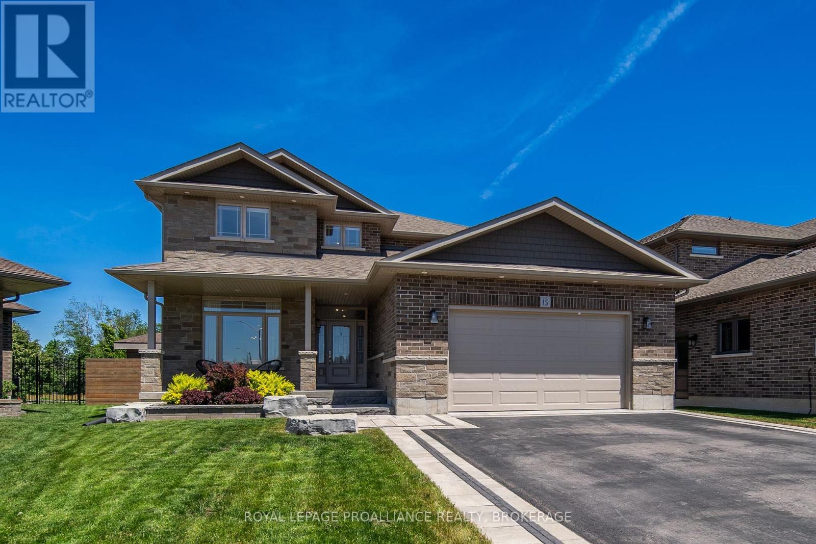 MLS® listing #29882780 for sale located at 15 MATTHEW STREET