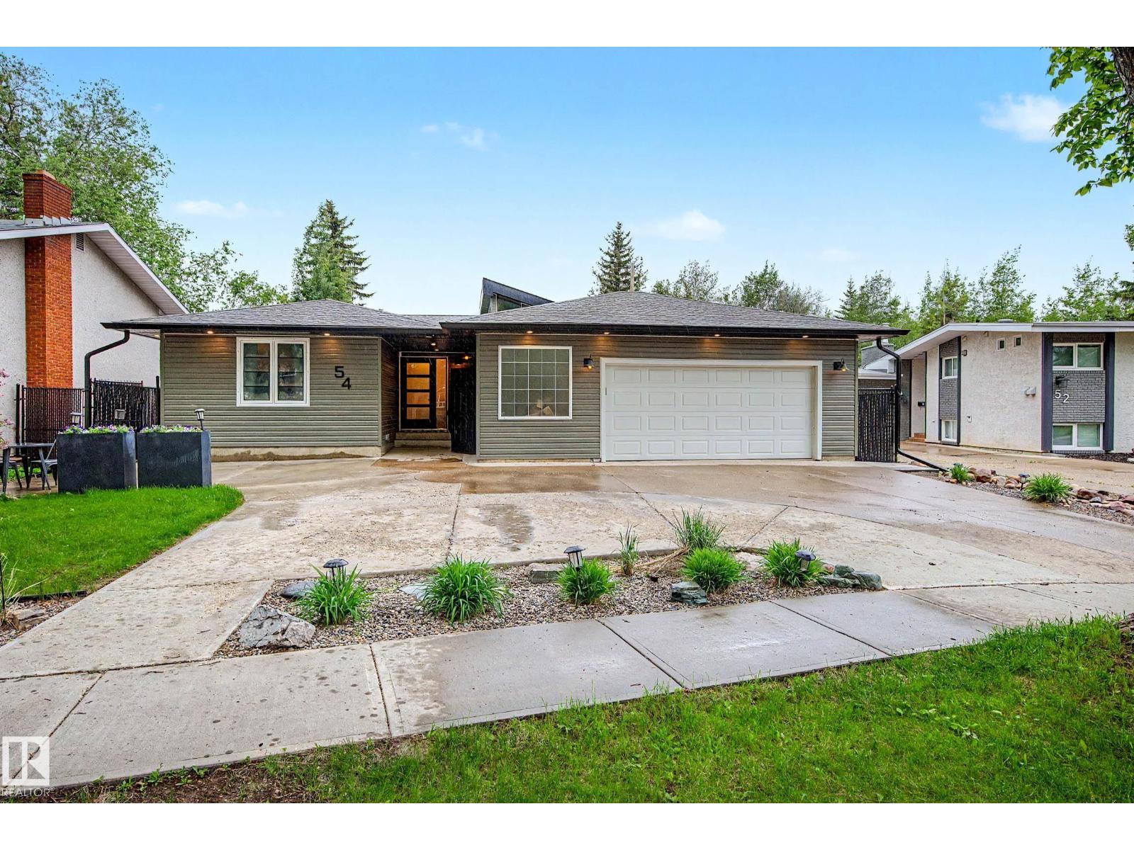 MLS® listing #29882805 for sale located at 54 GLADSTONE CR