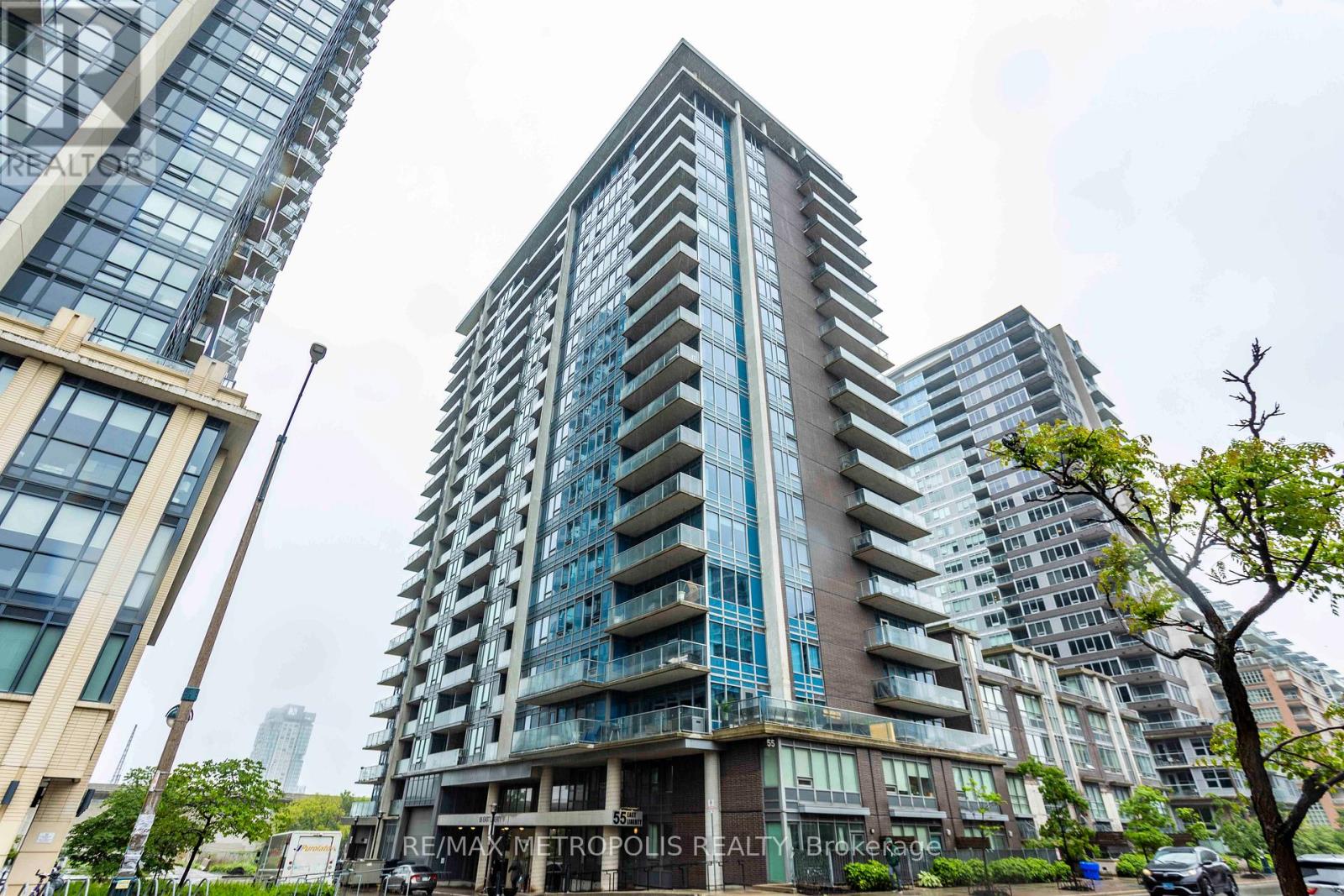 MLS® listing #29884438 for sale located at 507 - 55 EAST LIBERTY STREET
