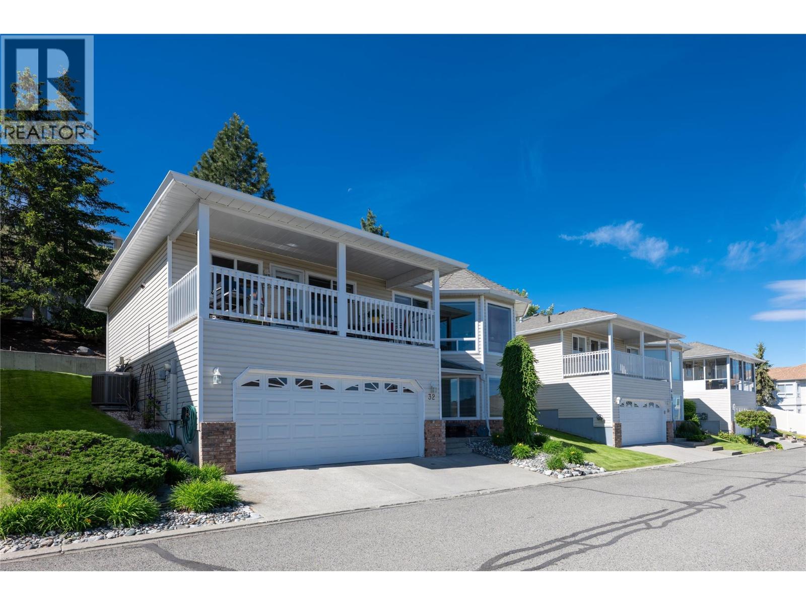 MLS® listing #29884455 for sale located at 2030 Van Horne Drive Unit# 32