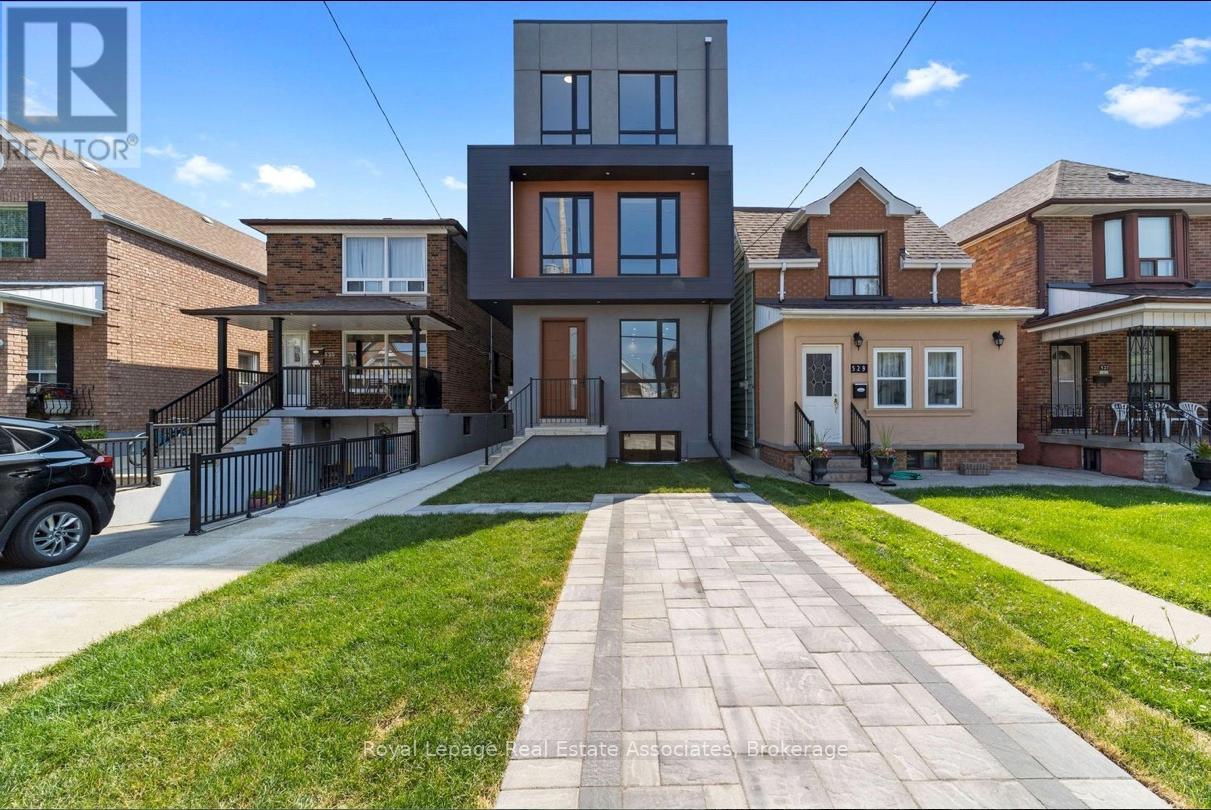 MLS® listing #29884915 for sale located at 531 DELAWARE AVENUE N