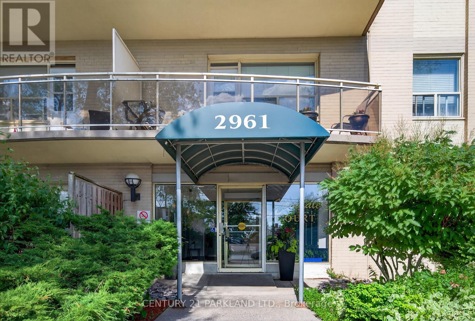 MLS® listing #29885804 for sale located at 202 - 2961 DUFFERIN STREET