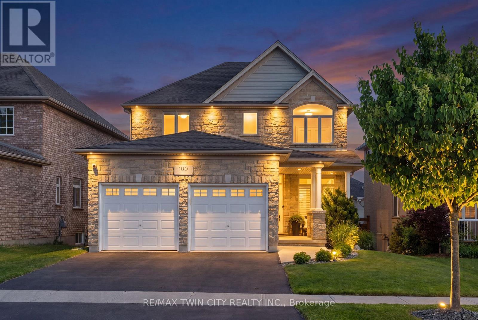 MLS® listing #29886075 for sale located at 100 PEBBLECREEK DRIVE