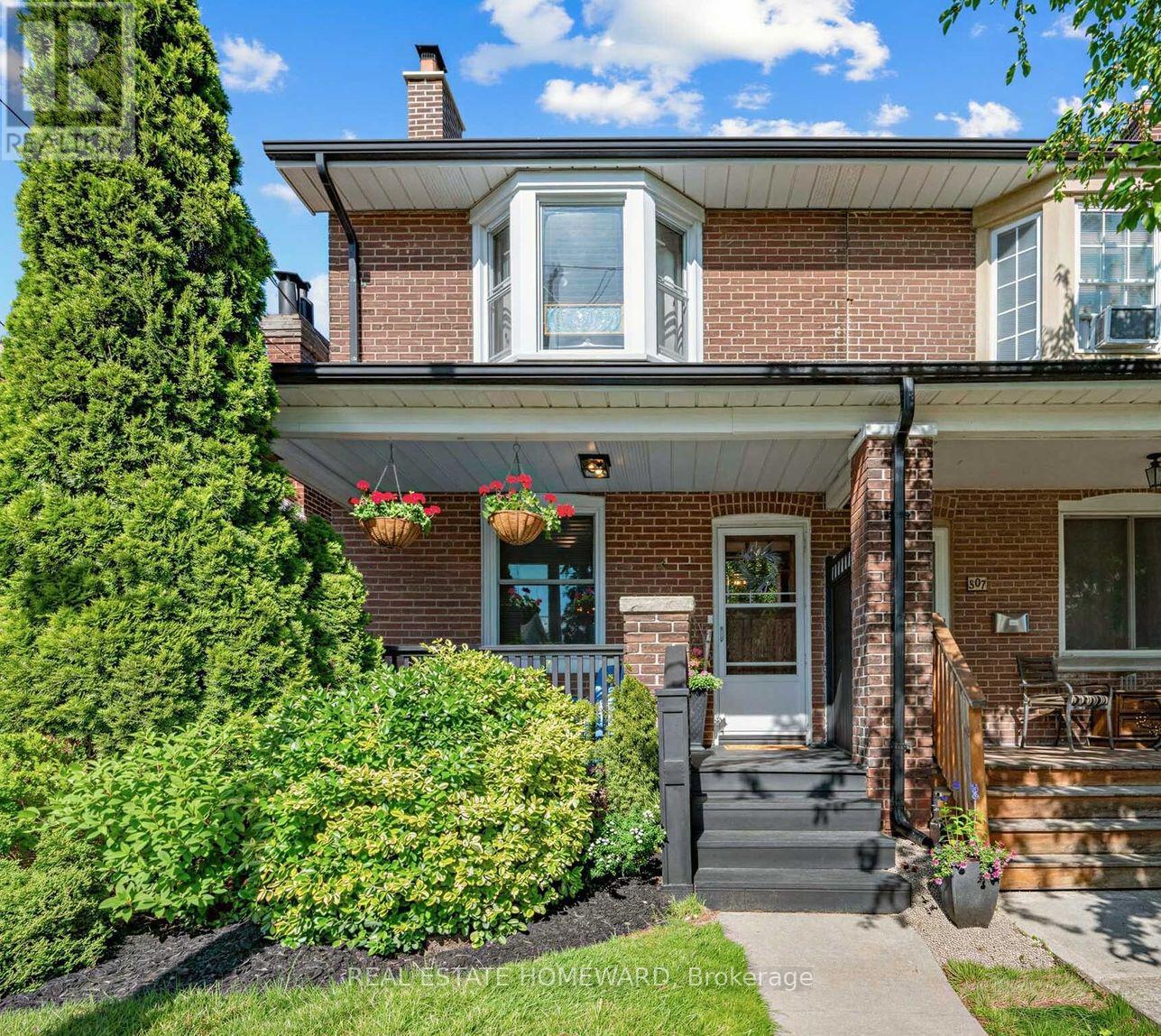 MLS® listing #29887151 for sale located at 309 CHISHOLM AVENUE