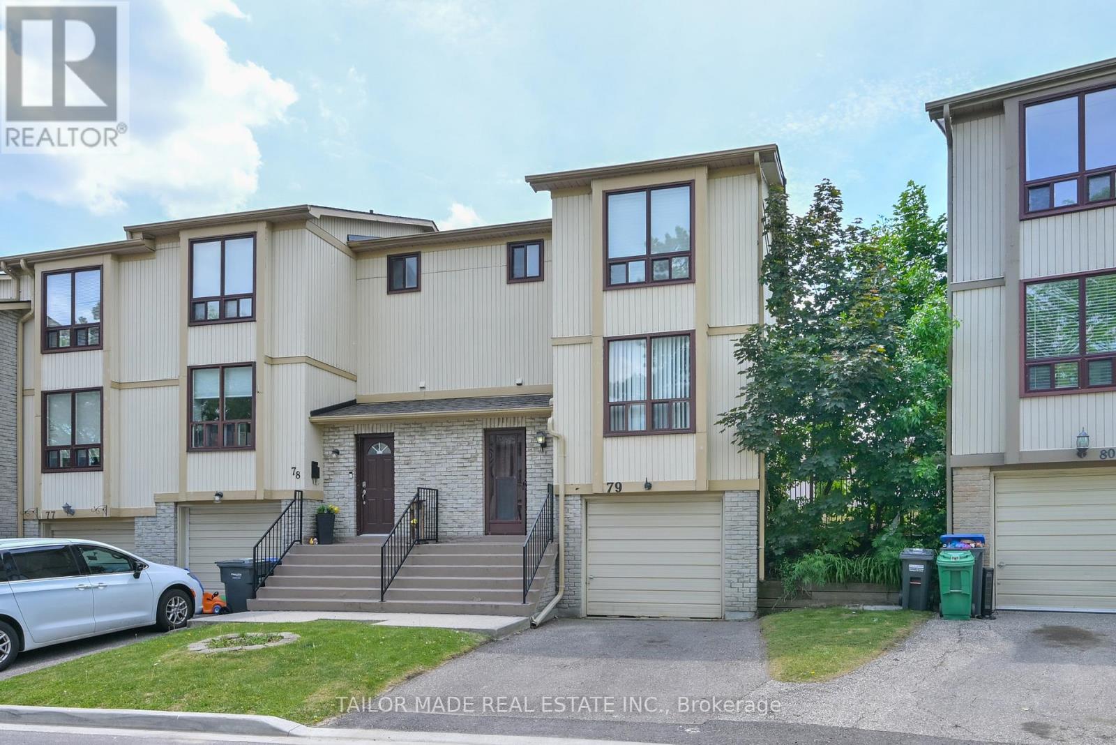 MLS® listing #29887166 for sale located at 79 - 79 GUILDFORD CRESCENT