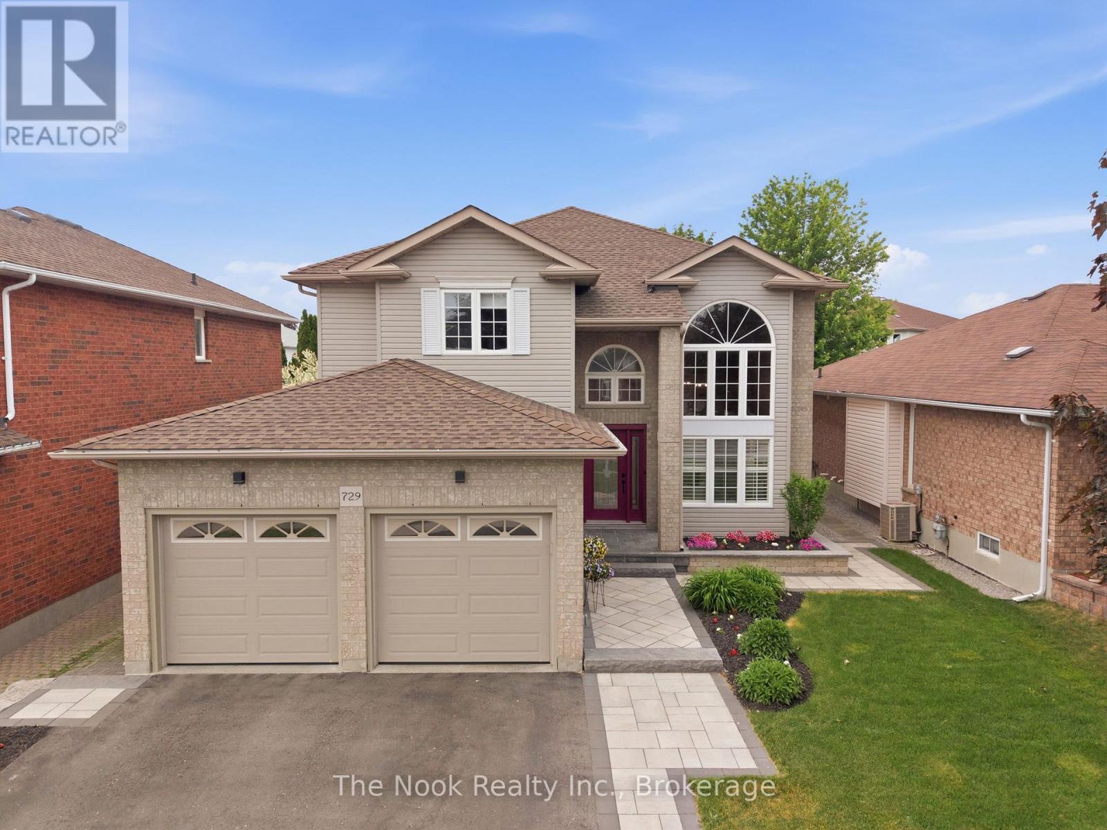 MLS® listing #29887174 for sale located at 729 SUNDANCE CIRCLE