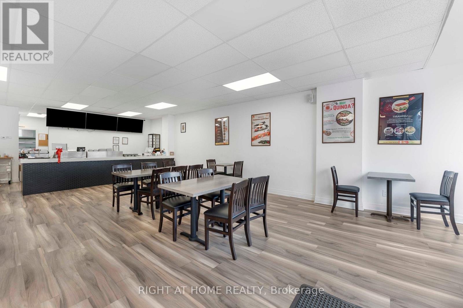 MLS® listing #29887193 for sale located at 1 - 7 SIMCOE STREET S